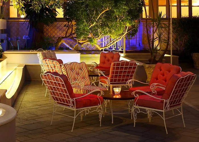 Отель Bella Venezia 4*