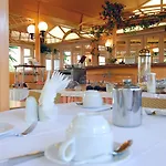 Отель Bella Venezia 4*